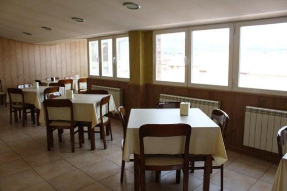 Hostal Valle Del Iregua Albelda De Iregua Zewnętrze zdjęcie